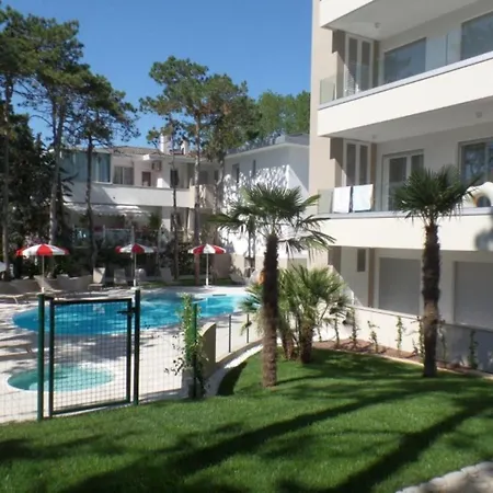 Modern Duplex With Whirlpool, Pool And Ac * Bibione