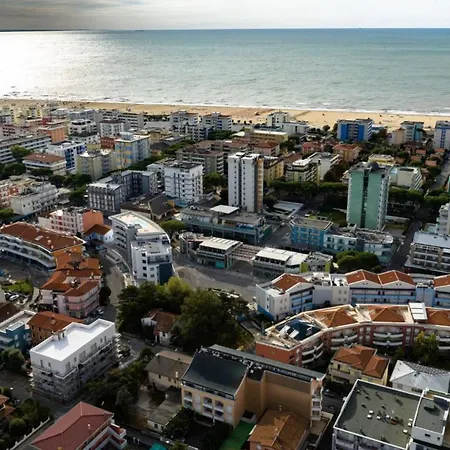 Appartement Modern Duplex With Whirlpool, Pool And Ac Bibione